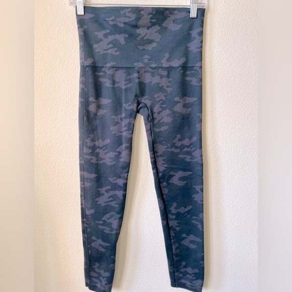 Spanx camo leggings size XL - Picture 6 of 6